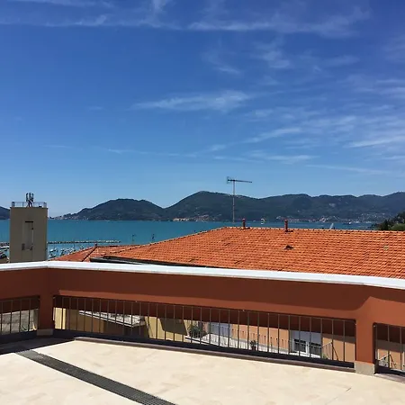 Apartman Lerici Apartment *
